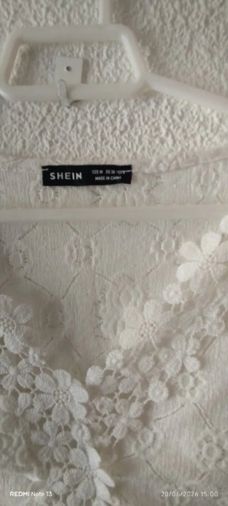 Blusa SHEIN blanca encaje sin mangas