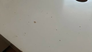 Escritorio blanco con cajones