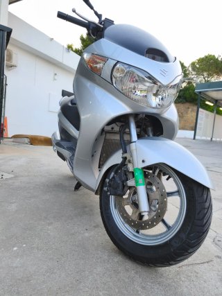 Suzuki Burgman 200 Plata