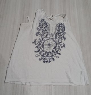 Camiseta blanca con estampado