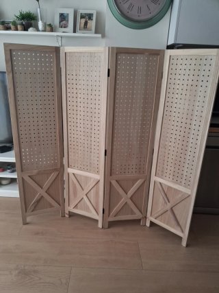Biombo separador de madera
