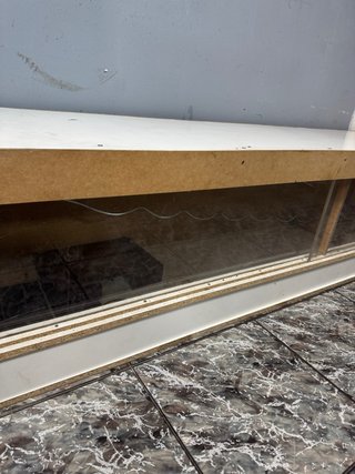 Terrario para reptil transparente y blanco
