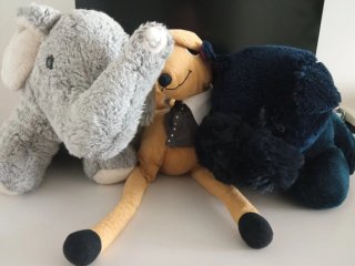 Lote 3 peluches: elefante, perro y más