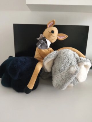 Lote 3 peluches: elefante, perro y más