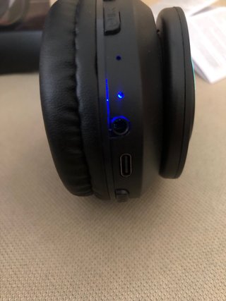 Auriculares Inalámbricos LED B-39