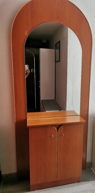 Mueble de entrada con espejo