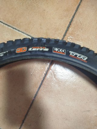 Cubierta Maxxis Forekaster 29x2.40 Tubeless