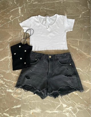 Lote 2 camisetas y shorts Stradivarius