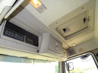 Volvo FL 240.18-CAMIONES GANCHO PORTACONTENEDOR