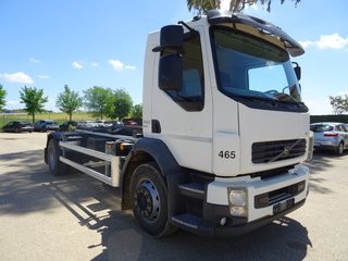 Volvo FL 240.18-CAMIONES GANCHO PORTACONTENEDOR