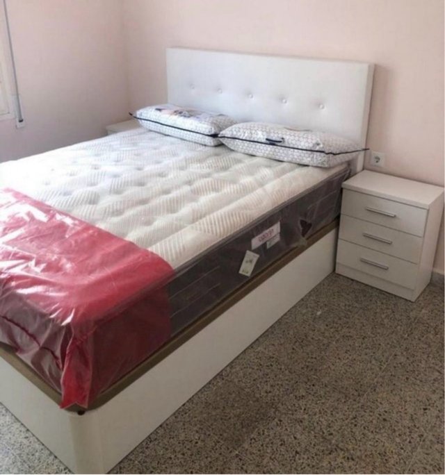 Canapé abatible con colchón y cabecero