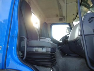 Volvo FL 240-CAMIONES GANCHO PORTACONTENEDOR
