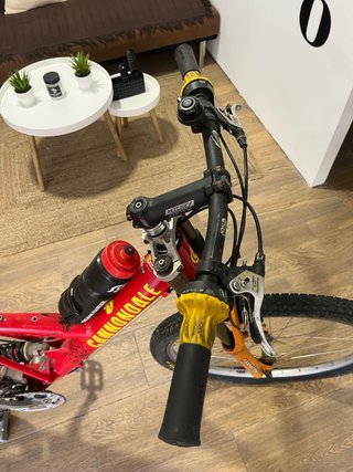 Cannondale Super V Roja