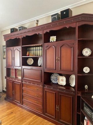 Mueble antiguo de comedor en madera