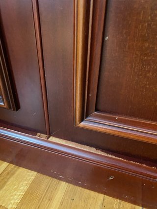Mueble antiguo de comedor en madera