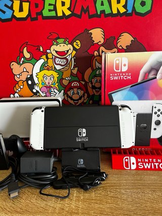 Nintendo Switch OLED 2024 aun con plásticos 10/10