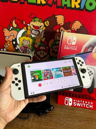 Nintendo Switch OLED 2024 aun con plásticos 10/10