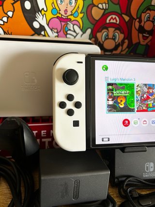 Nintendo Switch OLED 2024 aun con plásticos 10/10