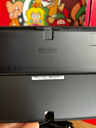 Nintendo Switch OLED 2024 aun con plásticos 10/10