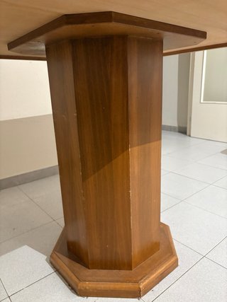 Mesa de comedor cuadrada de madera