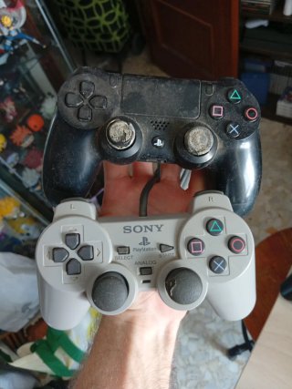 Lote PlayStation 2 + Mandos (Reparar)
