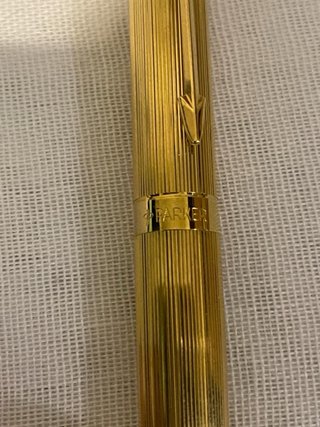 1 bolígrafo y 1 pluma Parker Dorados