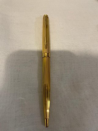1 bolígrafo y 1 pluma Parker Dorados