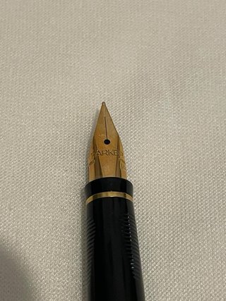 1 bolígrafo y 1 pluma Parker Dorados