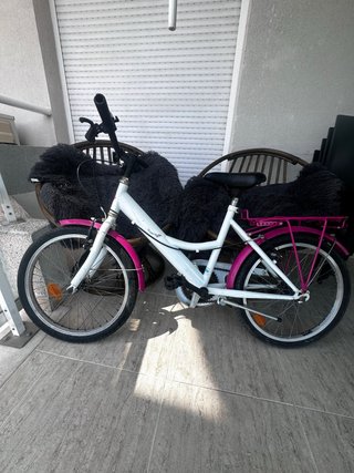 Bicicleta niña blanca y rosa