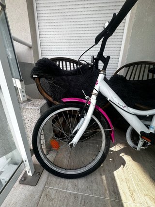 Bicicleta niña blanca y rosa