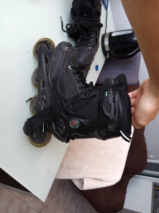 Patines en línea negros