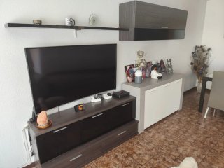 Mueble de comedor madera y cristal