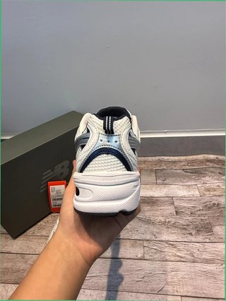 New Balance 530 Talla 36 Plata/Blanco