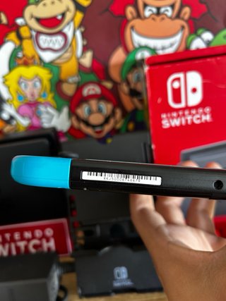 Nintendo Switch Rojo y Azul, Como nueva + accesori