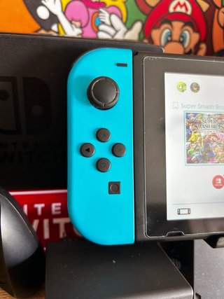 Nintendo Switch Rojo y Azul, Como nueva + accesori