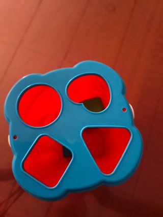 Juego de cubos y formas