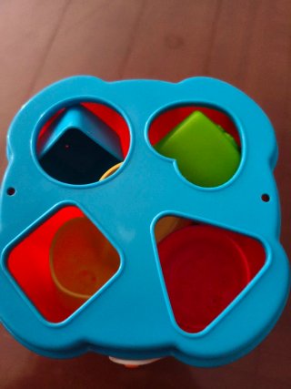 Juego de cubos y formas