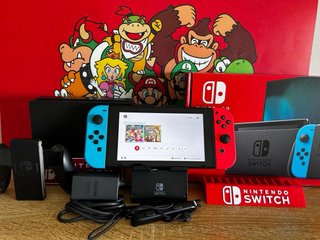 Nintendo Switch Rojo y Azul 10/10 perfecto estado