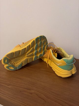 Zapatillas Hoka Naranja y Amarillo