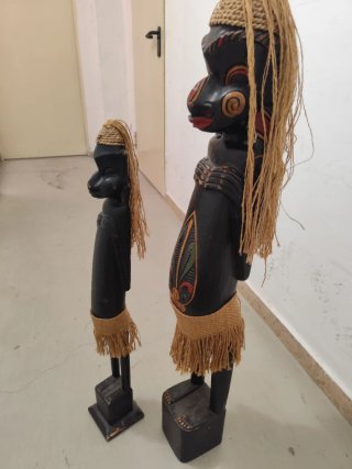 Figura Decorativa Madera Tribal Negra