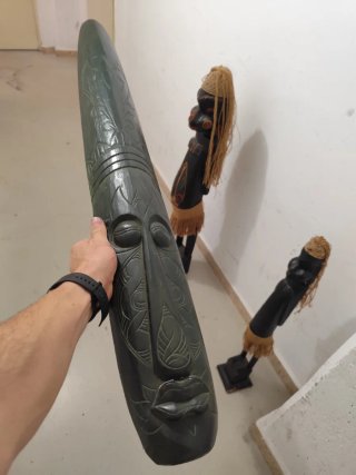 Figura Decorativa Madera Tribal Negra