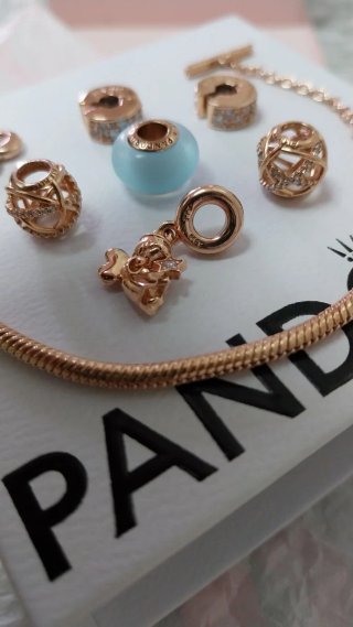 Pulsera Pandora Oro Rosa con Charms
