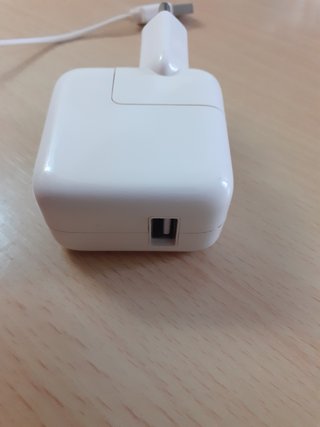 Cargador Apple 10W + Cable USB a USB-C