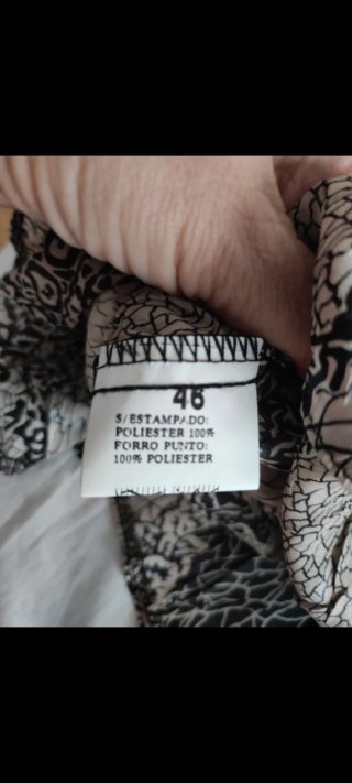 Blusa Beige y Negra con Cinturón