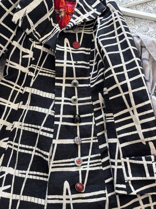 Abrigo Desigual Negro Rayas Blancas Talla M