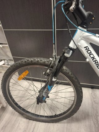 Bicicleta Rockrider Blanca y Azul