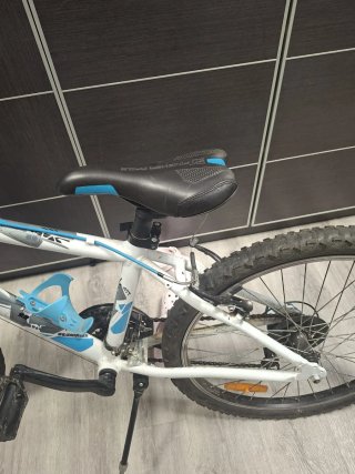 Bicicleta Rockrider Blanca y Azul