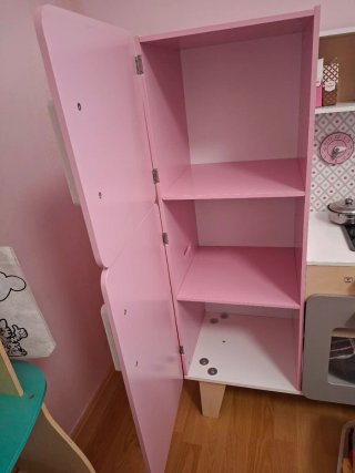 Cocinita de juguete rosa