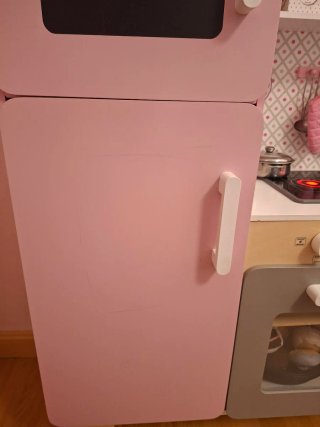 Cocinita de juguete rosa