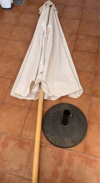 Sombrilla de terraza beige